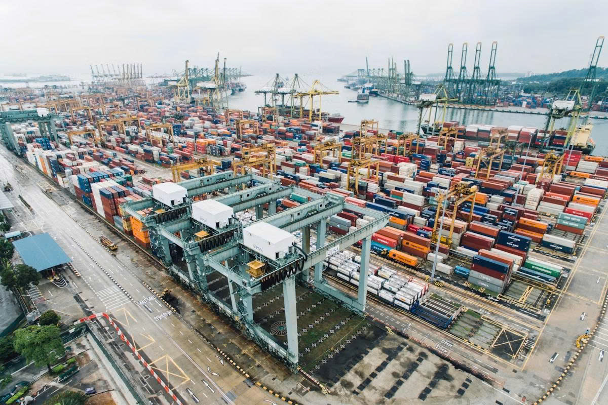 Logistics là gì? Vai trò trong chuỗi cung ứng hiện đại